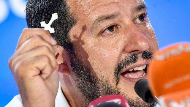 M5s: Salvini ai parlamentari, no a linea Di Battista