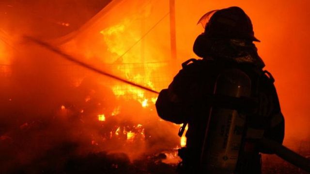 Incendiu puternic la o fabrică importantă din România