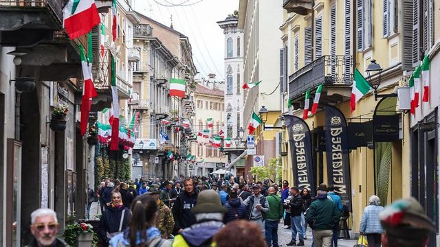++ 'Faccetta Nera' al raduno degli Alpini a Biella ++