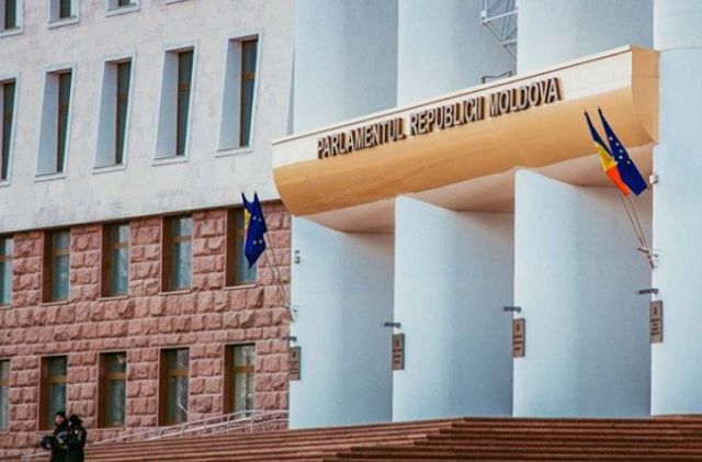 Андриан Канду созывает постоянное бюро парламента Молдовы