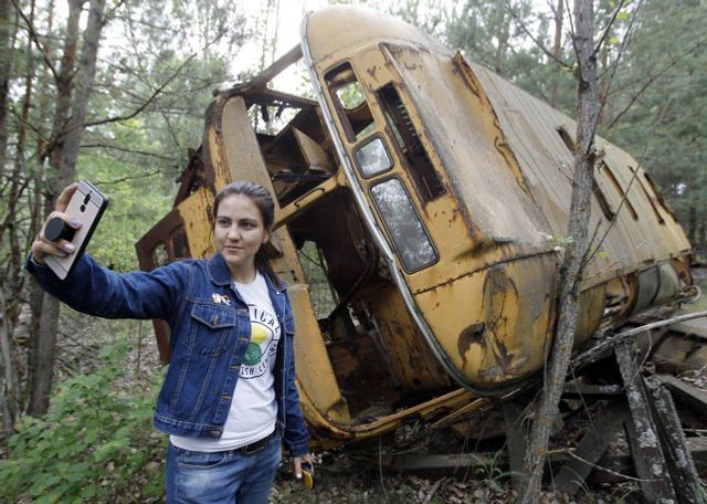 Înghețată radioactivă și borcane cu aer contaminat, vândute la Cernobîl
