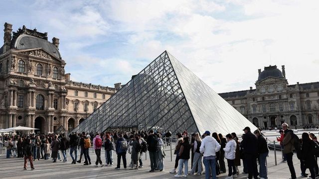 Big breakthrough in $102-million jewel heist at Paris Louvre museum, 2 arrested