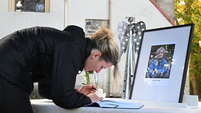 Lidé se v sobotu v Pyšelích rozloučili s Danou Drábovou
