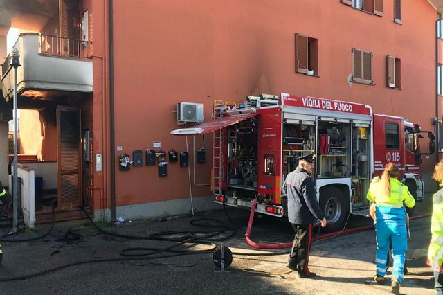 Lucca, morto 41enne che si era dato fuoco