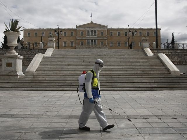 Цяла Гърция плака на Благовещение и националния си празник