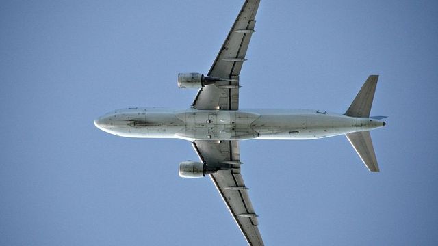 Lufthansa plane flies without a pilot for 10 minutes; captain in lavatory