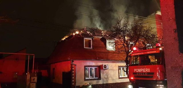 Casa cântăreței de manele Sorina, devastată de flăcări, în Timișoara