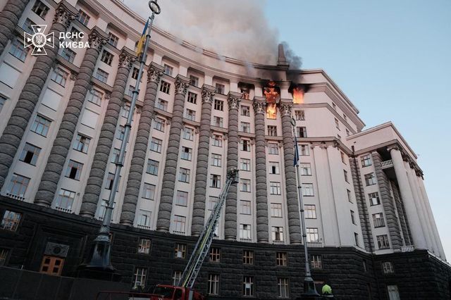 Trei morți și cel puțin 18 răniți la Kiev în urma unui atac cu drone rusești asupra clădirilor rezidențiale