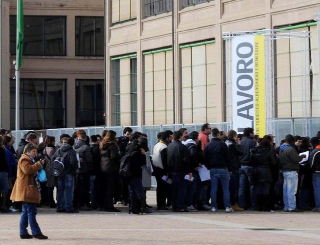 Istat, disoccupazione luglio scende al 6%, più bassa da 2007