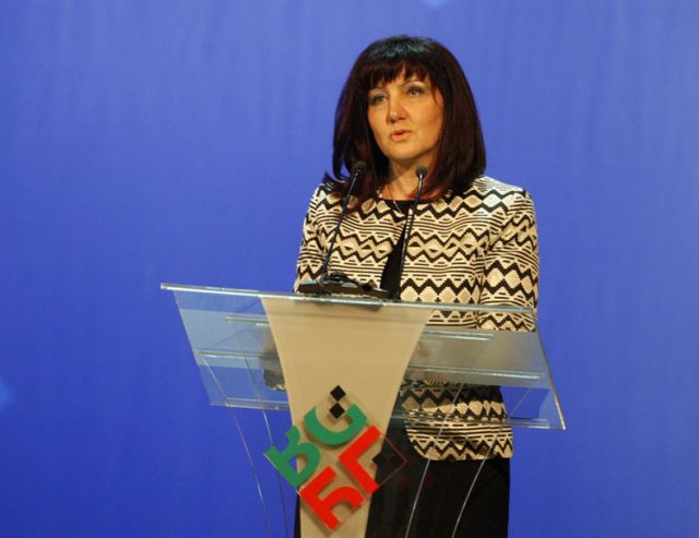 Цвета Караянчева е претърпяла катастрофа