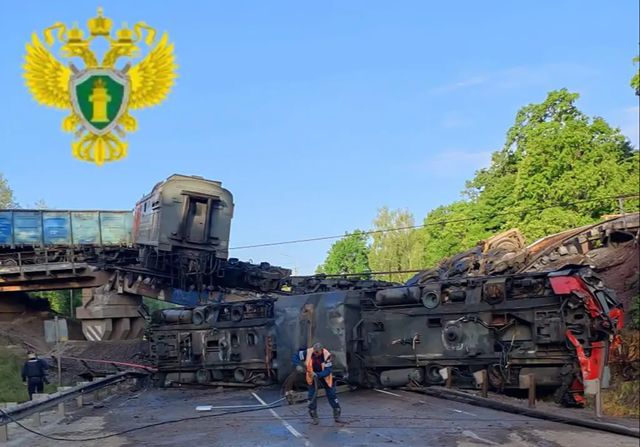 Șapte morți și 66 de răniți după ce două poduri s-au prăbușit peste o cale ferată în Rusia, la granița cu Ucraina