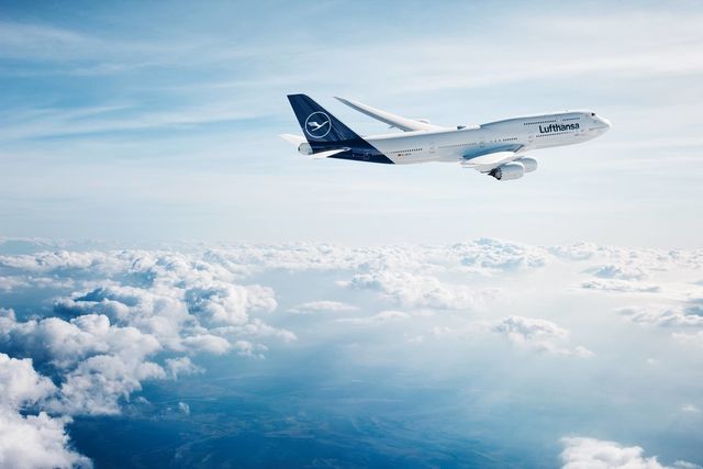 Curse aeriene anulate la Lufthansa din cauza grevei. Sute de mii de pasageri sunt afectați