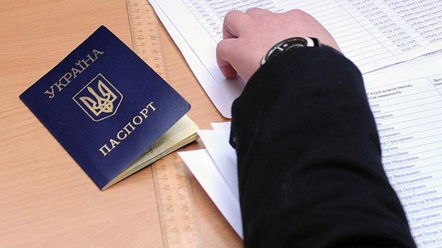Путин подписал закон о праве крымчан занимать госдолжности в России