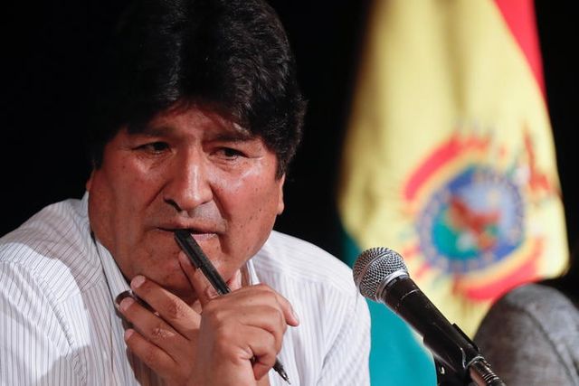 Bolivia, ordine d'arresto per Morales