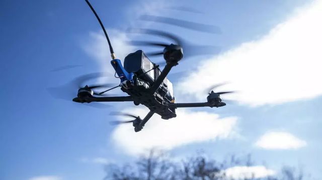 Germania autorizează poliția să doboare drone considerate periculoase
