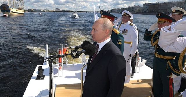 Ruské námořnictvo dostane nadzvukové jaderné zbraně, slíbil na přehlídce Putin