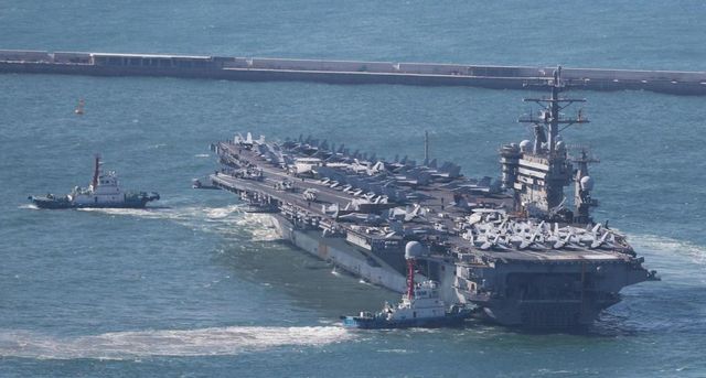La portaerei Usa Nimitz in rotta verso il Medio Oriente