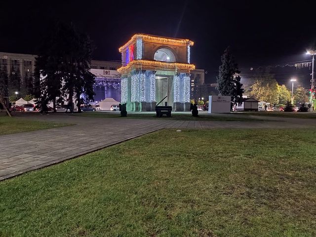 La mulți ani, Chișinău! Locuitorii capitalei sărbătoresc astăzi Hramul Orașului