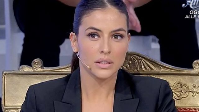 Hostess denunciata dall'ex compagno per stalking