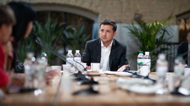 Зеленский назвал отсутствие авиасообщения с Россией странным и невыгодным