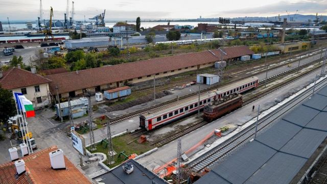 Tри заявления за доставка на нови мотриси