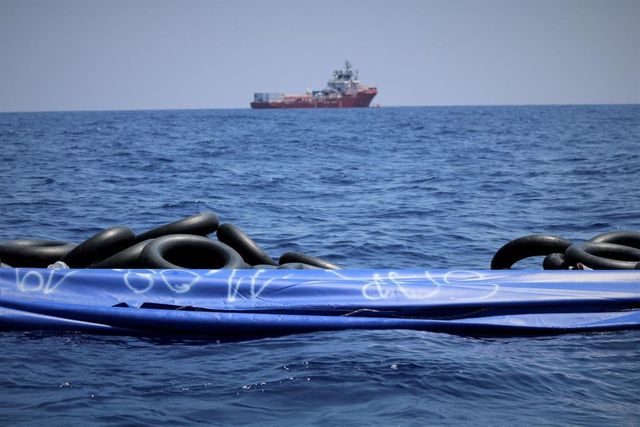 Loď s migranty může zakotvit na italském ostrově