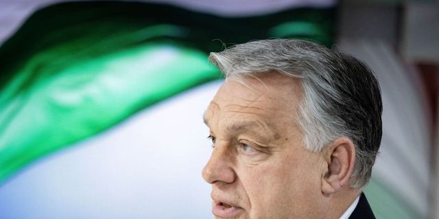 Bukarestbe utazik Orbán Viktor