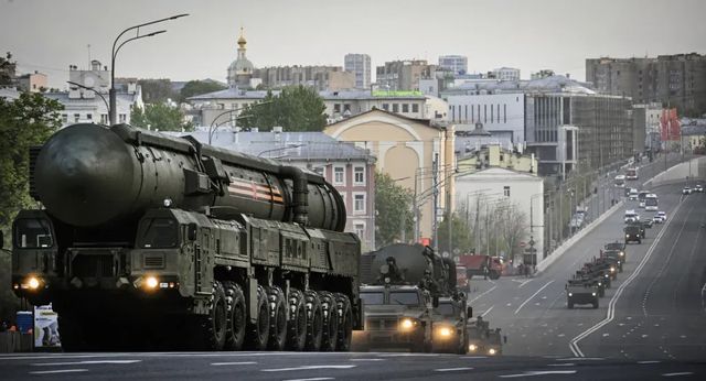 Vladimir Putin speră că nu va fi nevoie să folosească arme nucleare în Ucraina