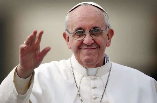 Papa Francisc donează bani pentru migranții blocați la frontiera dintre Polonia și Belarus