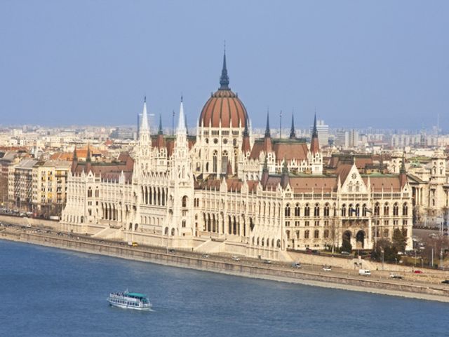 Ministrul de Externe maghiar anunță că Ungaria este pregătită să găzduiască negocierile de pace dintre Ucraina și Rusia