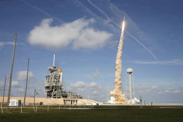Al doilea satelit românesc construit de elevi va fi lansat cu o rachetă Space X