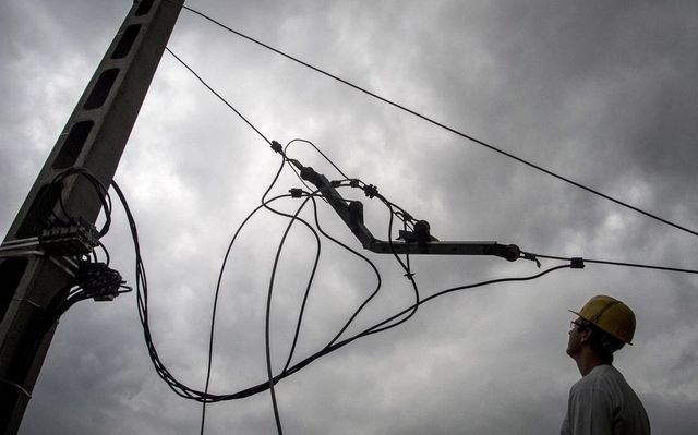 Százezer háztartás maradt áram nélkül Csehországban