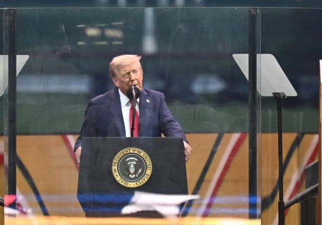 Trump advierte de que responderá con «toda la fuerza» del ejército si Irán ataca a EEUU