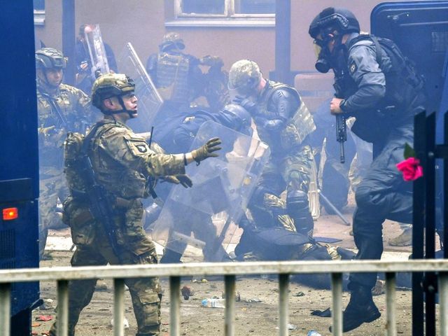 Трима убити сърби и един убит косовски полицай до момента, съобщи Вучич