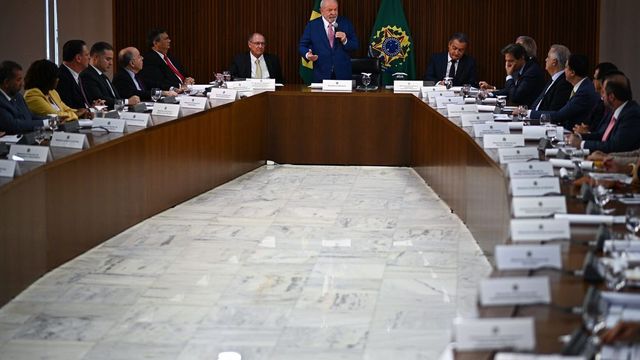 Megrohamozták a brazil kongresszus épületét Bolsonaros hívei