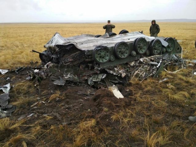 Две российские боевые машины десанта разбились из-за несработавших парашютов