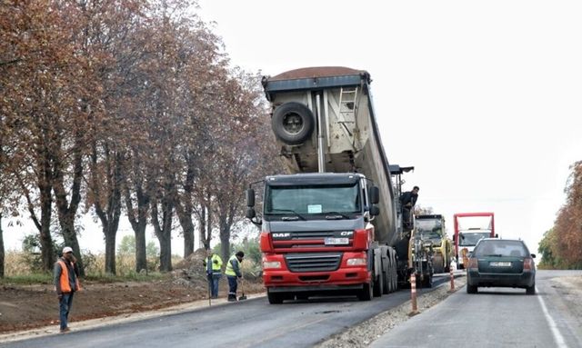 Șoferii din Republica Moldova vor plăti două taxe distincte pentru infrastructura rutieră