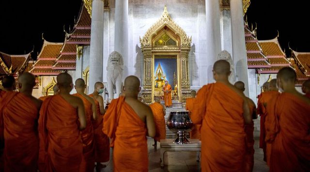 Chiude tempio buddista, tutti i monaci sono positivi alla droga