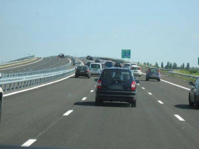Accident grav pe Autostrada Soarelui, cu cinci mașini implicate