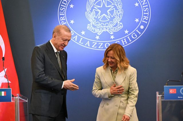 Donald Trump a complimentat-o pe Giorgia Meloni pentru ținuta fizică pe care a avut-o la summitul din Egipt privind Gaza
