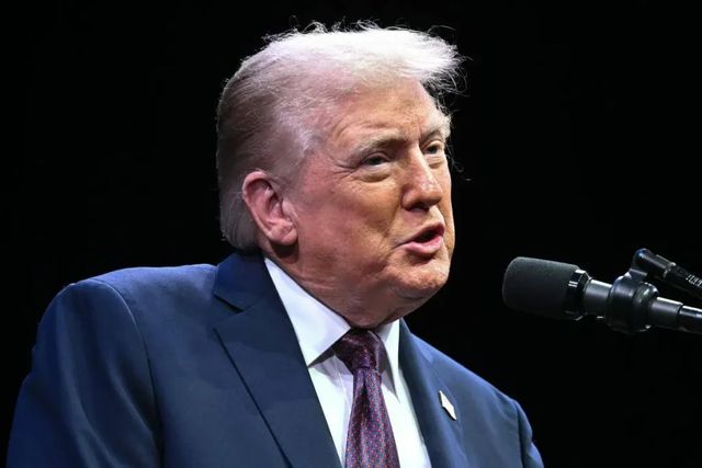 Trump, Paesi Nato smettano di acquistare petrolio russo