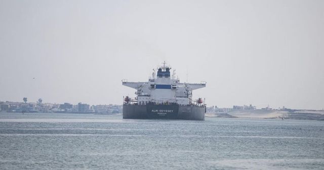 Un remorcher s-a scufundat în Canalul Suez, după ce s-a ciocnit de un petrolier