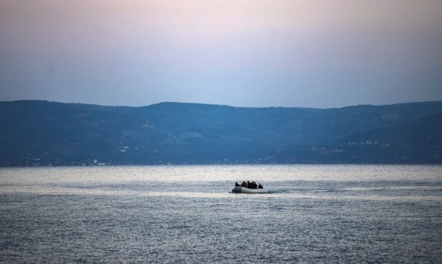 2 barche con 140 migranti in difficoltà