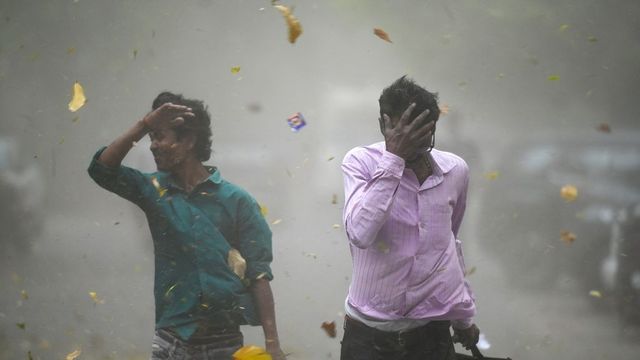 IMD Issues Thunderstorm & Rain Alerts Across Andhra Pradesh, Kerala Until May 3