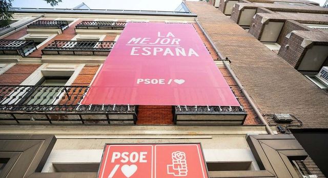 La UCO entra en Ferraz y en el Ministerio de Transportes por orden del juez del Supremo que investiga la trama Koldo
