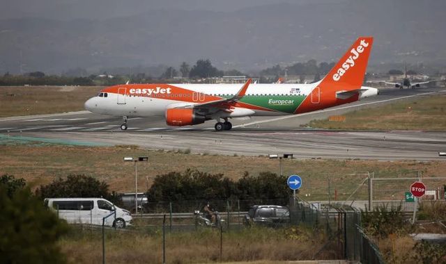 Los tripulantes de cabina de EasyJet convocan una huelga para los días 25, 26 y 27 de junio