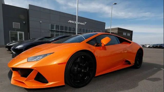 Un american și-a cumpărat un Lamborghini din ajutoarele pentru COVID-19