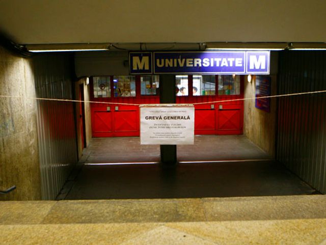 Peste 250.000 de călători care mergeau zilnic cu transportul subteran au rămas dimineață fără metrou