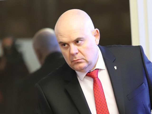 Гешев: Опасявам се, че времето ни изтича, може да се окажем в италианския вариант