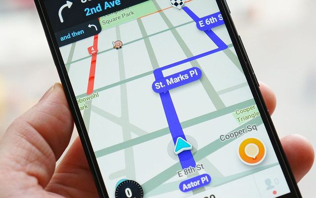 Noi funcții pe Google Maps: Șoferii pot semnala radarele, la fel ca pe Waze